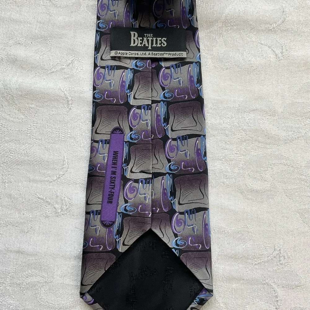 Vtg 100% Silk Neck Tie  "THE BEATLES- WHEN I'M SIXTY- FOUR" 3.75" X 56" in. - Picture 3 of 5